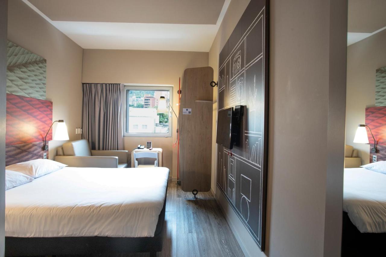 Hotel Ibis Cali Granada Eksteriør bilde